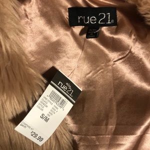 Rue21 Jackets & Coats - Pinky Nude Fur Vesr Rue21 Jackets & Coats - Pinky Nude Fur Vesr